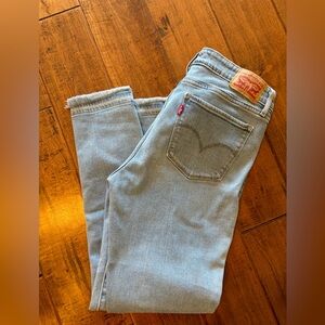 Levi’s 711 Skinny Jeans size 30